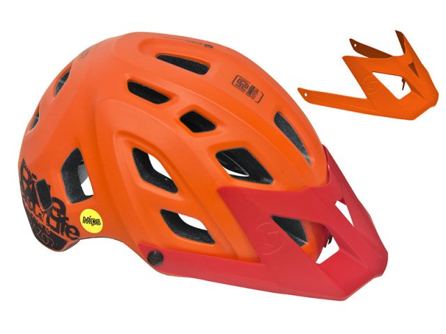 Купить Шлем RAZOR Juicy Orange, S/M, 23 отверстия, платформа для камеры, дополнительный козырёк