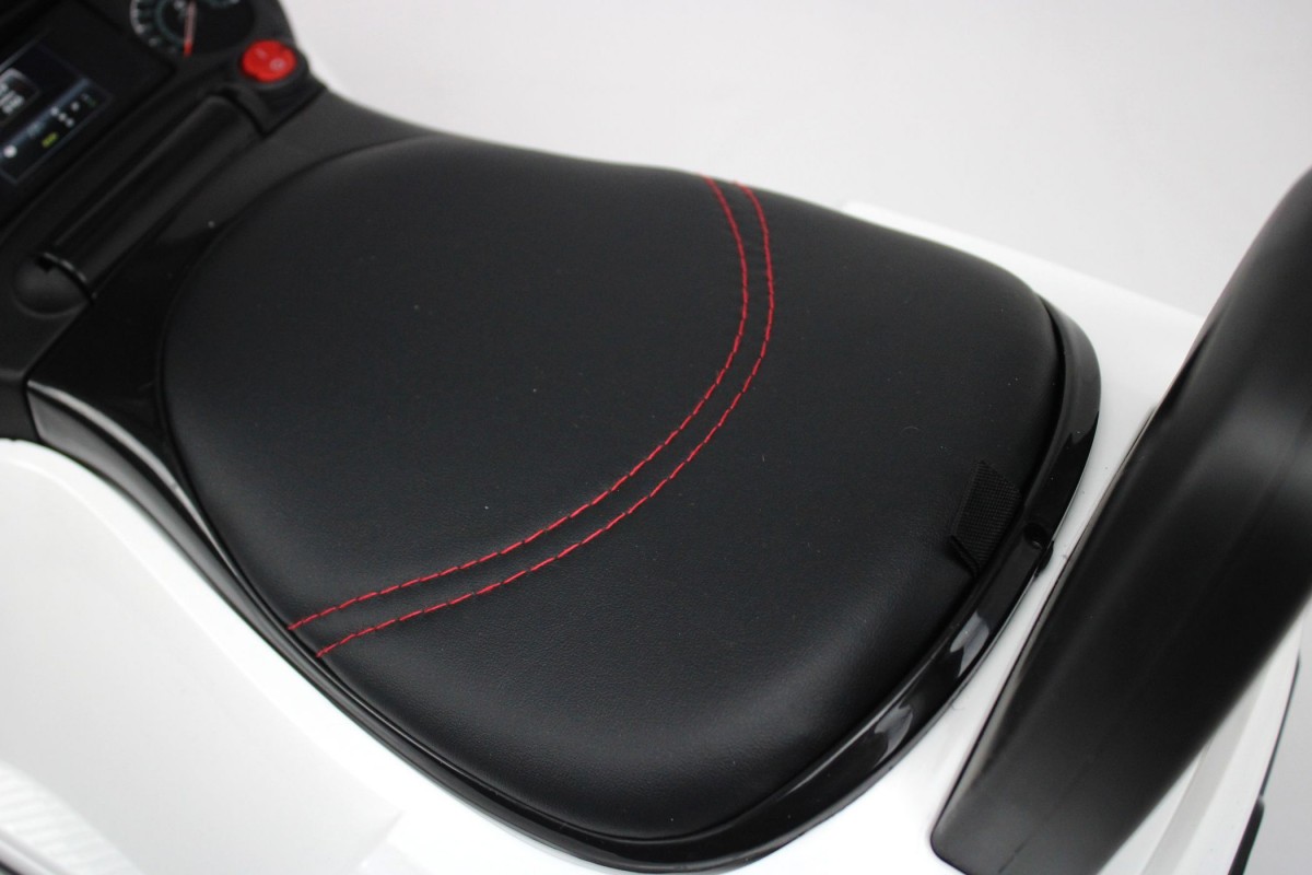 Купить Детский толокар RIVERTOYS BMW M5 A999MP-D