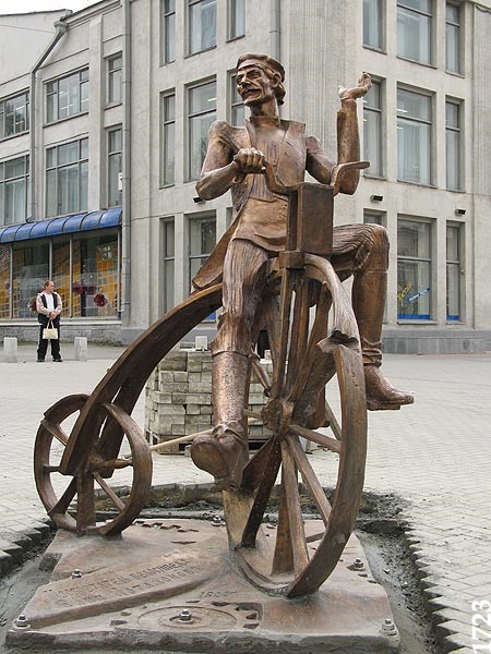 памятник велосипедисту.jpg памятник велосипедисту.jpg